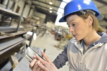 How STEM Industries can Attract more Females into the Sector 